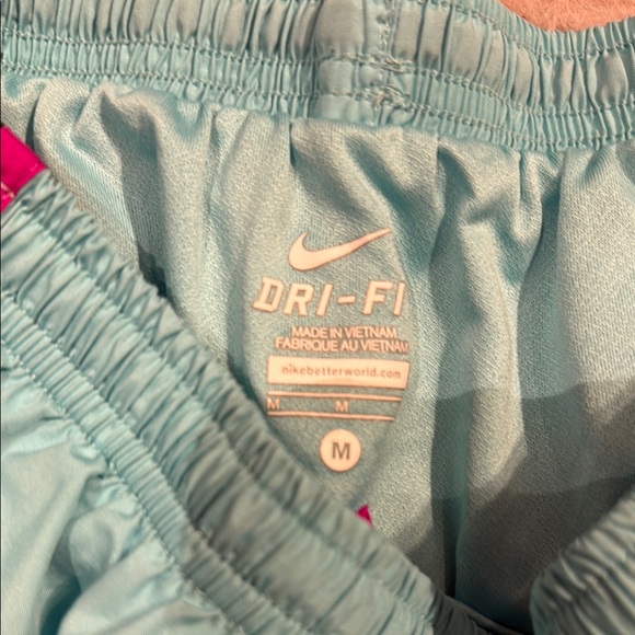 🔥FINAL MARKDOWN Nike Women's Blue and Pink Athletic Shorts - Picture 2 of 3